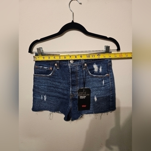 Levi's Ribcage Shorts - Picture 4 of 6